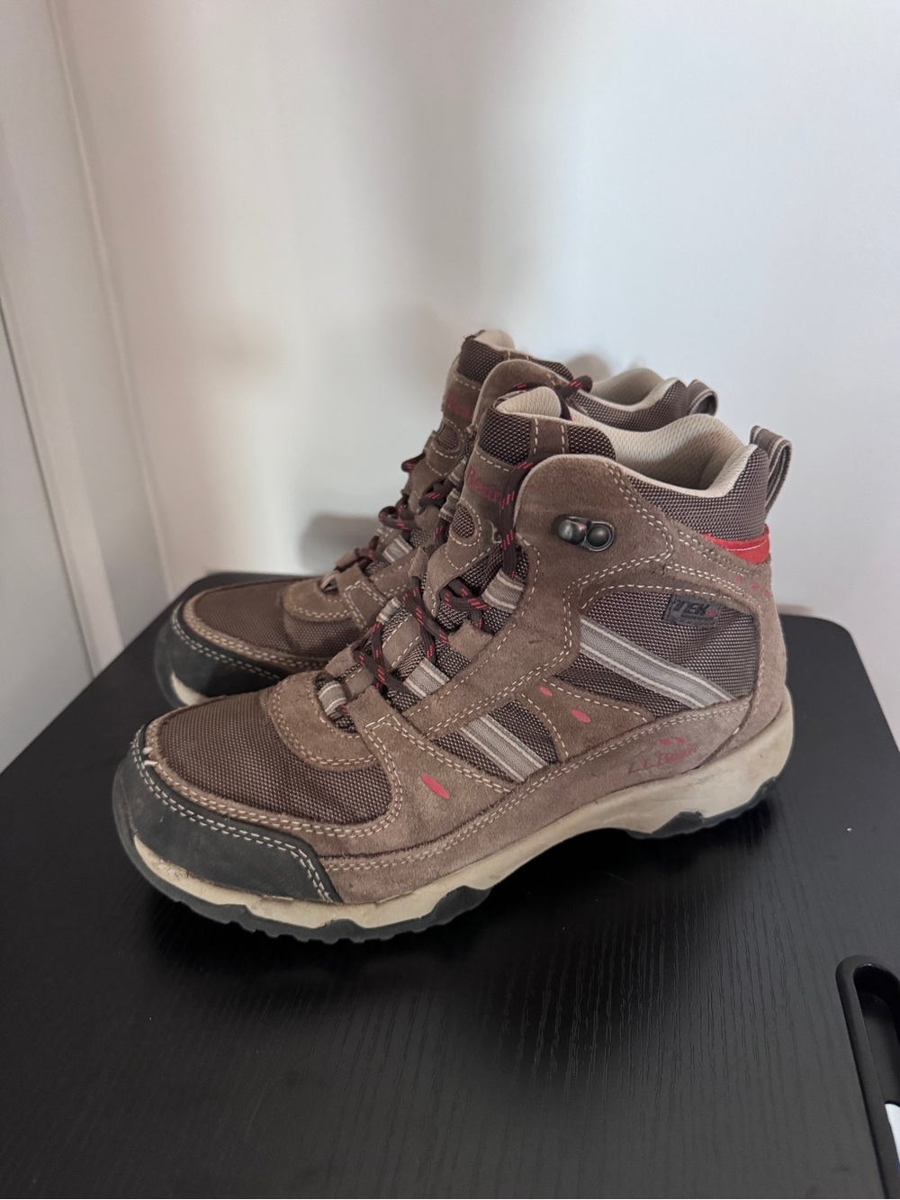 LL Bean Women’s Hiking Boots Size 8